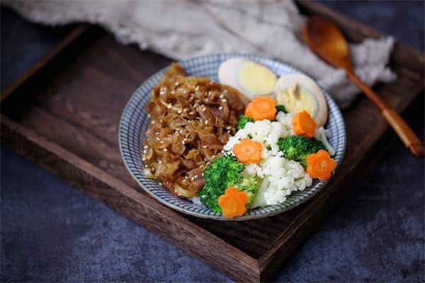哈少牛肉饭