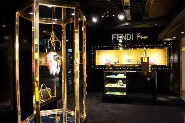 芬迪FENDI