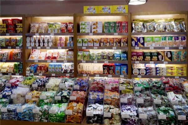 小松鼠零食加盟