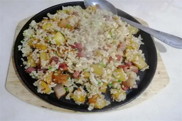 老太婆洋芋饭加盟