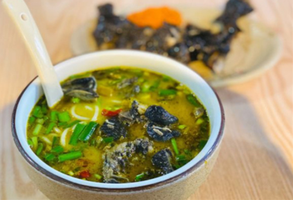 莉姐馄饨和乌鸡米线
