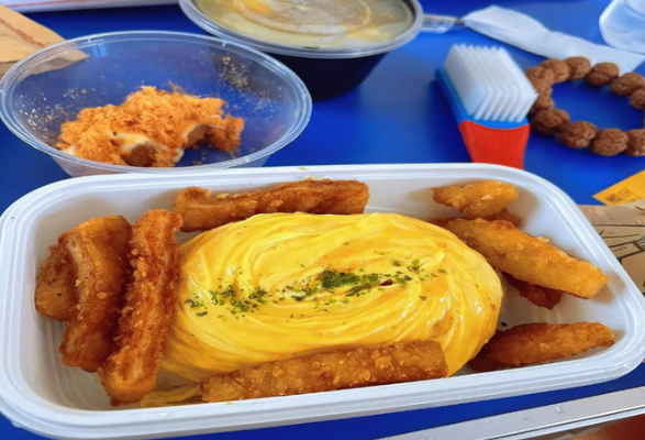 黄饷咖喱蛋包饭