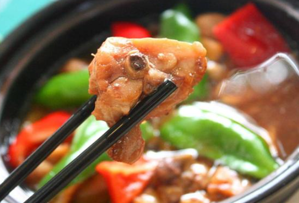 腾宇记黄焖鸡米饭