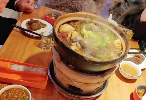 大胃姐路边牛杂