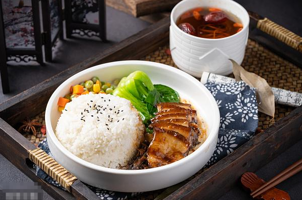 宜味客中式快餐