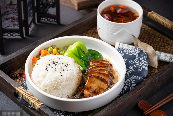 陈在龙日式牛肉饭