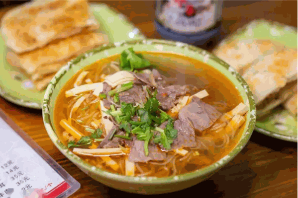 牛杂季牛肉汤