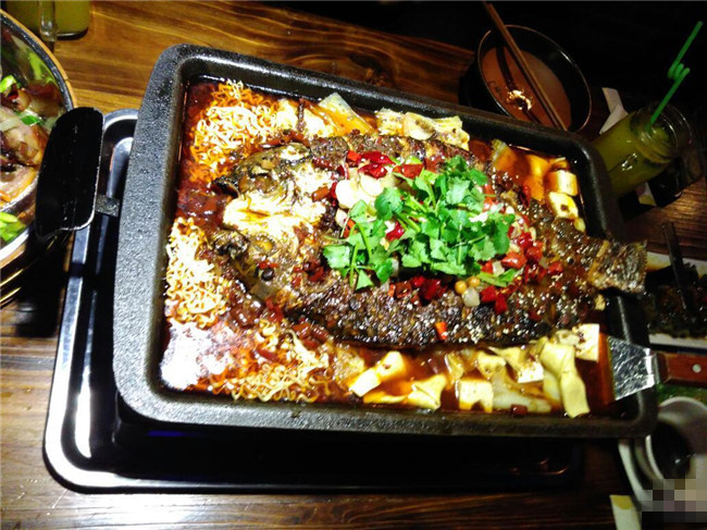 龙潮美式炭火烤鱼好吃吗？