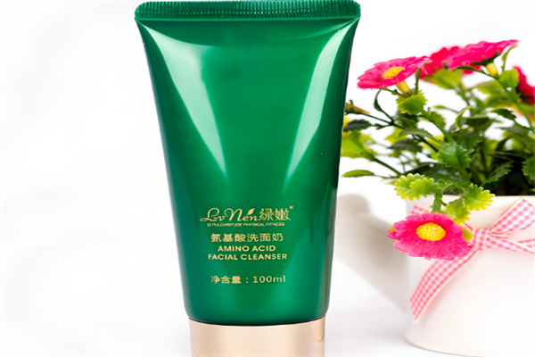 绿嫩化妆品