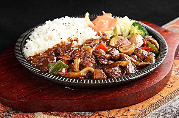 西里巷铁板饭