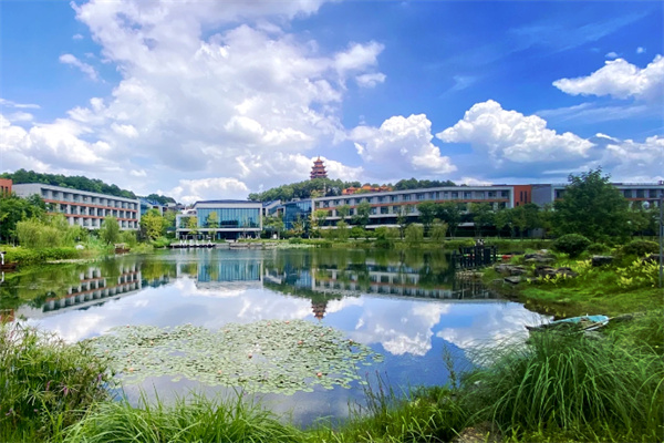 美利亚酒店加盟费多少?低门槛高收益,总部一站式扶持 美利亚酒店加盟费多少?低门槛高收益,总部一站式扶持