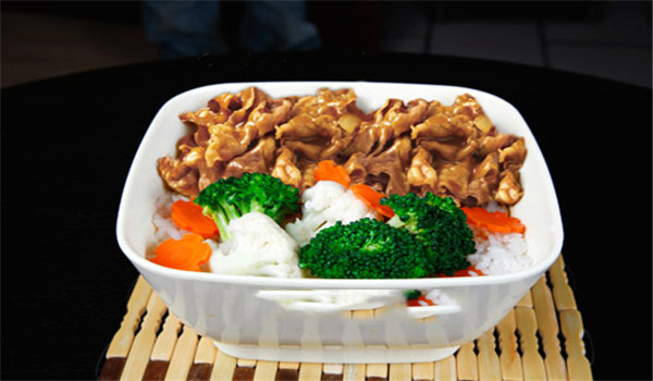 食面族中式快餐加盟店如何经营 食面族中式快餐加盟店如何经营
