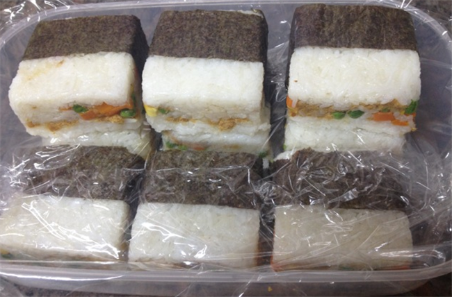 怎么开特色餐饮店才赚钱?阿呦饭团烧店致富秘诀