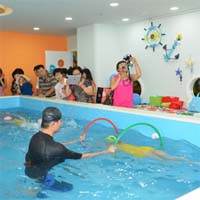 33度婴幼儿游泳馆