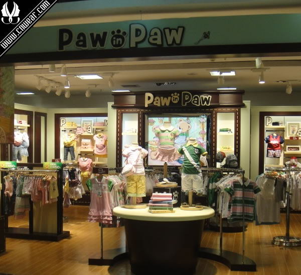 Paw in Paw
