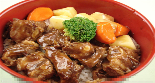 三碗过岗甏肉排骨饭加盟能带来收益吗?