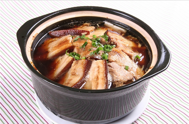 坛子焖肉加盟店怎么开?憨小二坛子焖肉为您解答