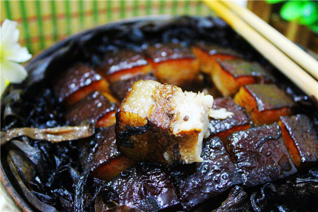 憨小二:开一家坛子焖肉店赚钱不?