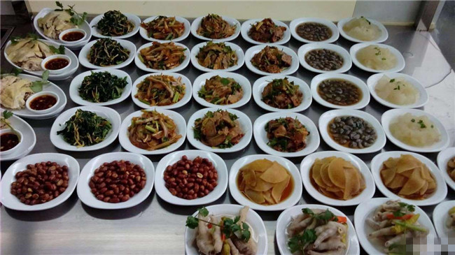 一个人能开快餐店吗?