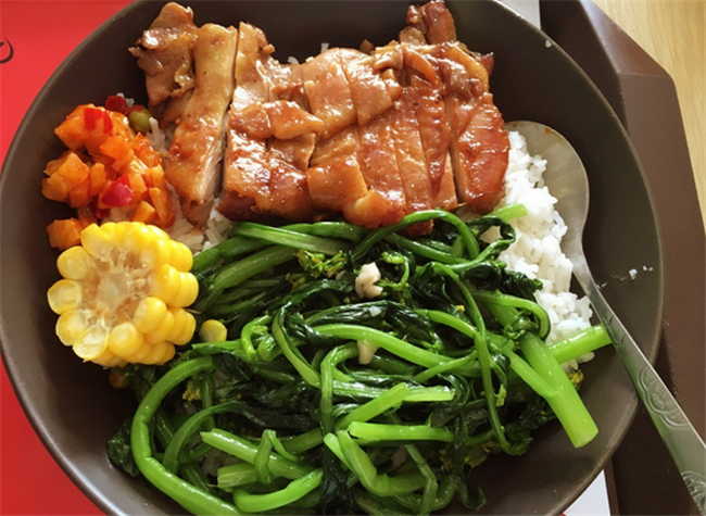 扒饭店投资的成本需要多少?十二稻扒饭加盟只需几万元