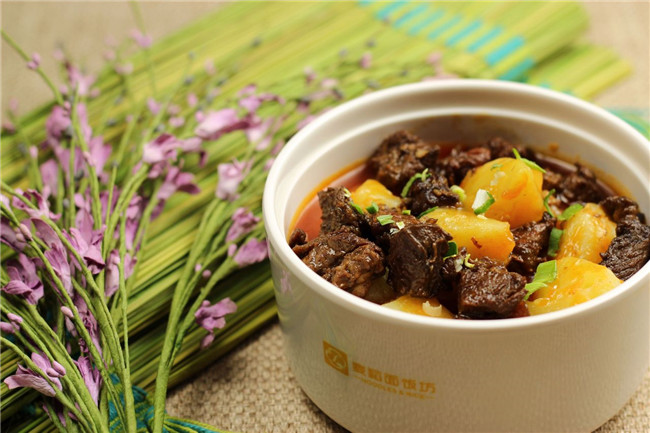 十二稻扒饭:中式快餐的市场前景怎么样?