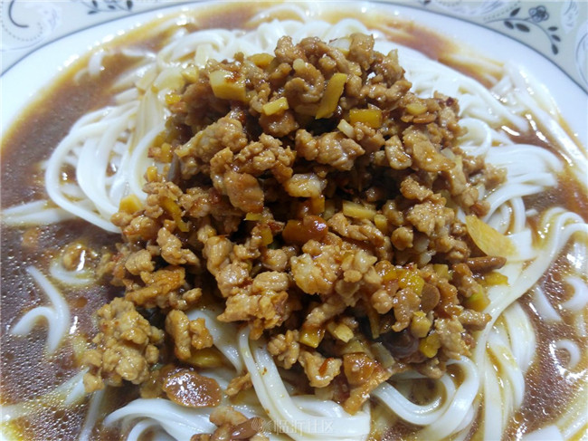 重庆小面加盟费是多少?八碗香果面出怪招加盟小面节约数万