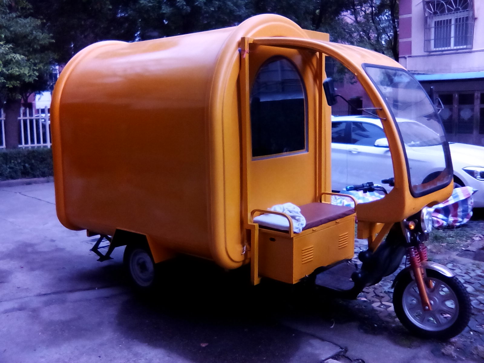 锅天香小吃车