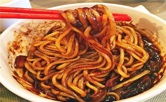 特色小吃技术哪里学?兴鑫美食三兄赚钱好选择