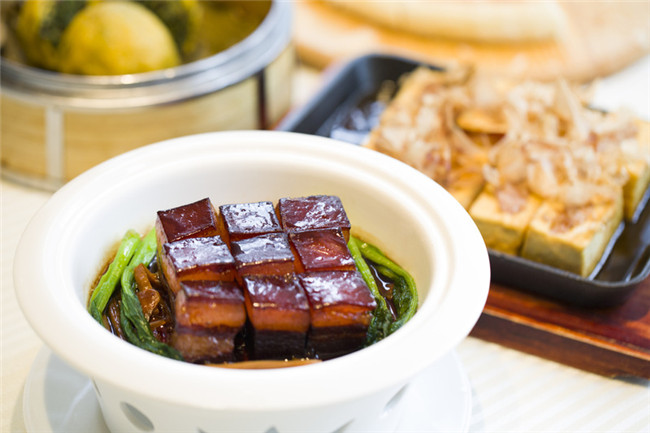 快餐加盟哪个项目好?加盟侎客东坡肉轻松致富