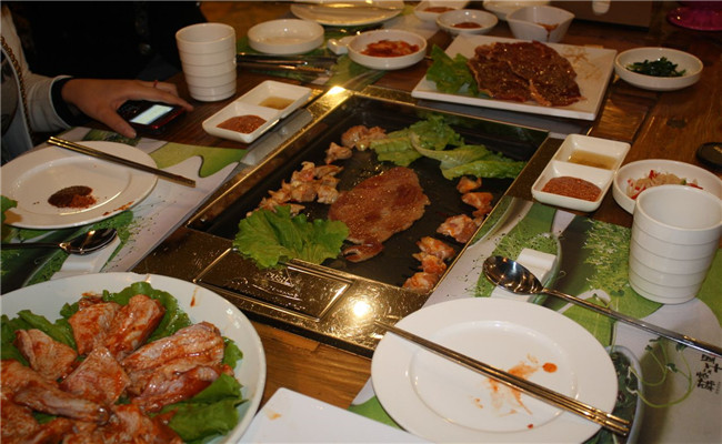 今年夏天创业投资做什么生意最赚钱?十里飘香涮烤吧