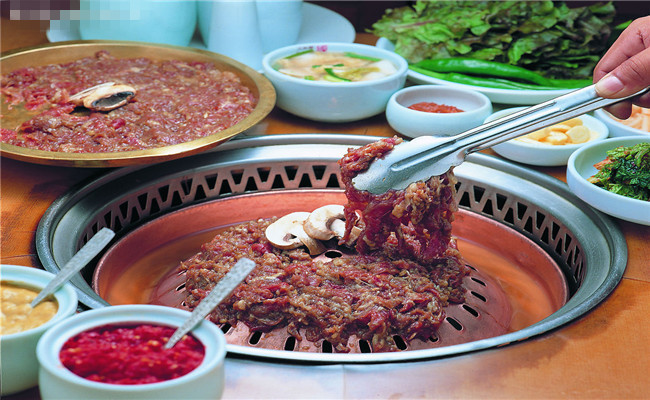 创业做什么生意好呢?京成一品烤肉最赚钱