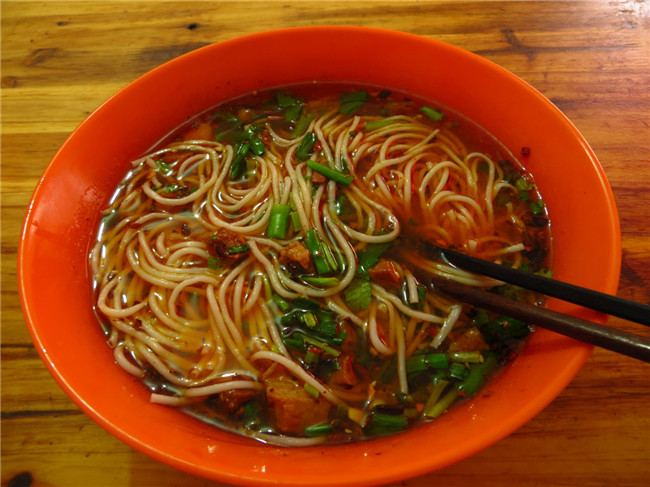 加盟一个快餐米线店怎么样?花心粉加盟生意好