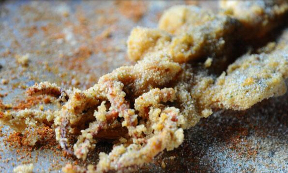 现在卖油炸小吃怎么样?六福道轰炸大鱿鱼告诉你