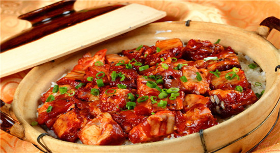 小区里适合做什么生意呢?首选煲来乐煲仔饭
