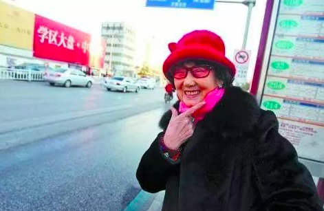 从千万富豪到沦为阶下囚 为完成女儿遗愿70岁她再次创业