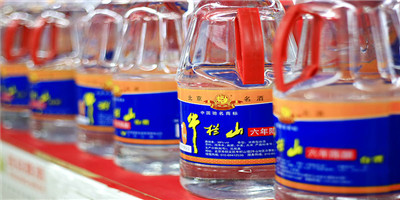 炸弹二锅头白酒