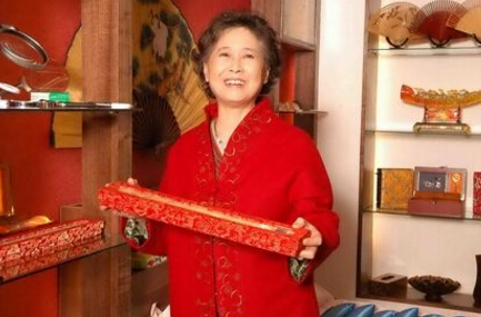 洛阳市爱晚亭老年服饰加盟费多少钱? 洛阳市爱晚亭老年服饰加盟费多少钱?