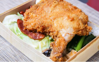 一九四二炸鸡饭加盟多少钱?总投资14万元!
